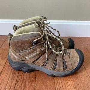 Women’s KEEN hiking boots size 6.5
